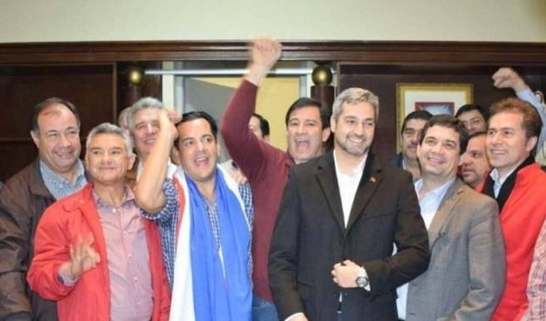 HOY / Senadores de Añetete esperan fecha para reunión con Abdo