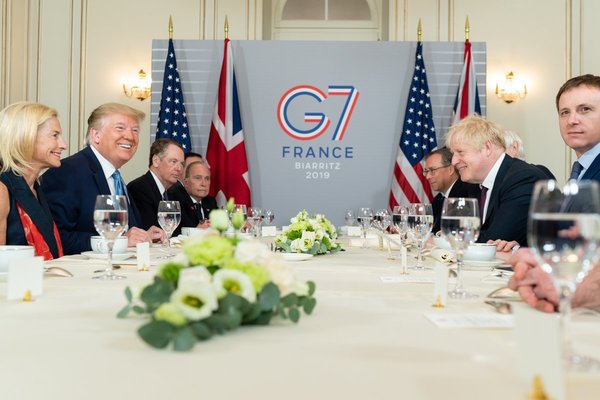 Donald Trump dice que Boris Johnson es «genial» para Reino Unido tras suspender el Parlamento