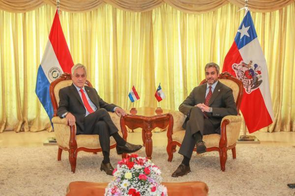 Presidente recibió a su homólogo chileno y agradeció solidaridad con el Paraguay