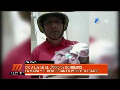 Dio a luz en el carro de bomberos