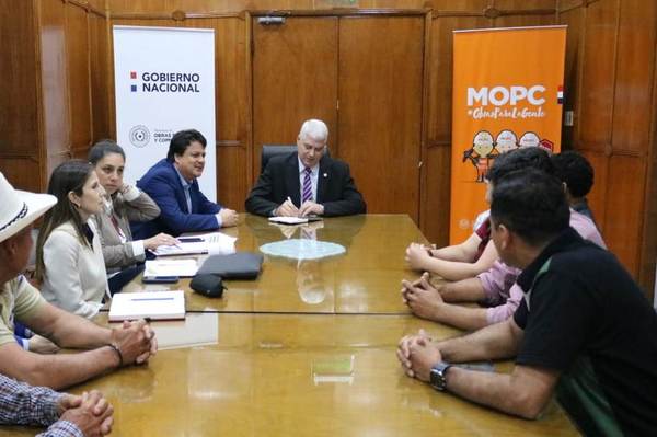 El Ministro Wiens evaluó propuestas viales con productores de Caaguazú