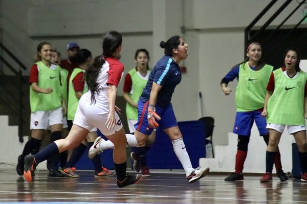 Cerro sacó ventaja en la primera final