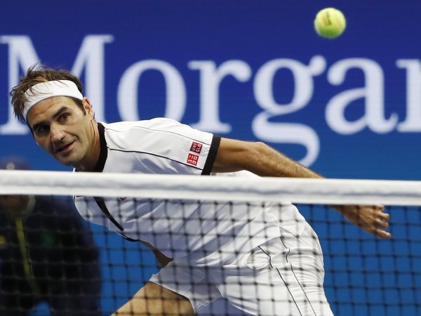 Federer pasa a tercera ronda