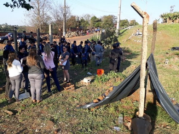 Sintechos abandonaron inmueble ocupado tras llegada de policías