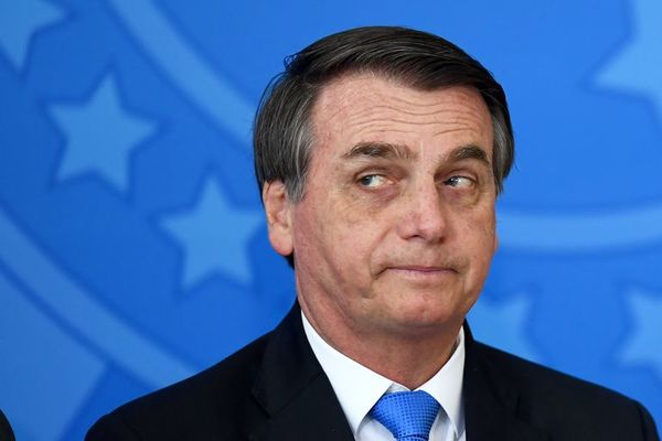 Bolsonaro vuelve a desafiar a Francia en polémica sobre soberanía amazónica - Mundo - ABC Color