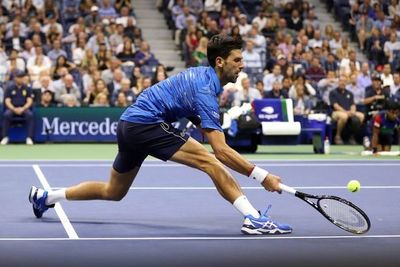 Djokovic pelea por pasar a tercera ronda - Tenis - ABC Color