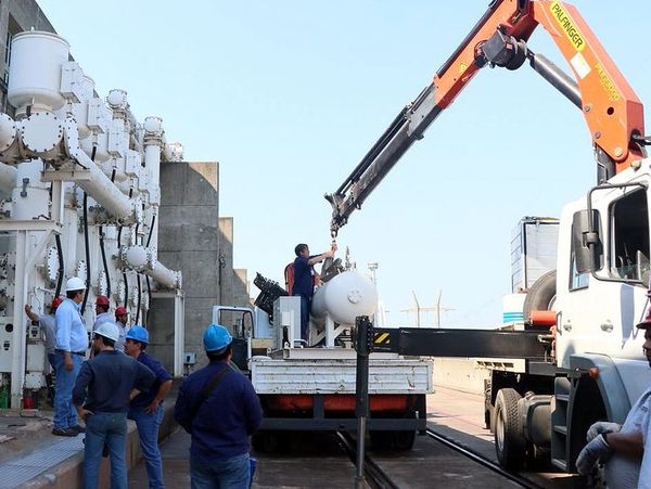 Técnicos de Yacyretá y de la Mitsubishi reiniciaron trabajos - Economía - ABC Color