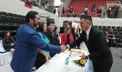 Nuevos técnicos reciben títulos