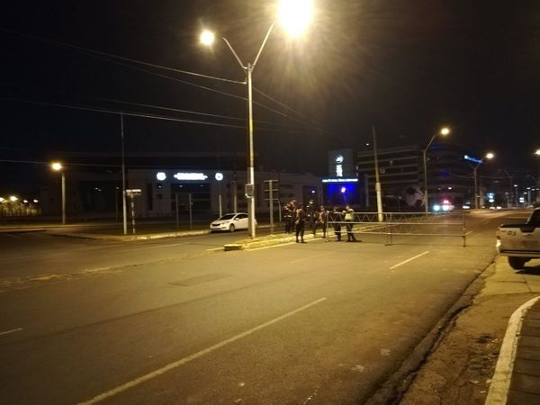 Petardos azulgranas para acompañar el descanso de River