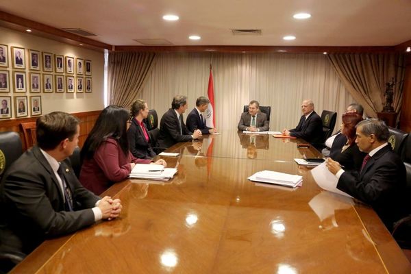 Ministros recibieron la visita del Embajador de EE.UU.