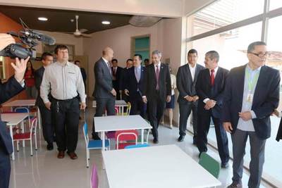 Hospital Acosta Ñu inaugura centro para atender a niños con autismo | .::Agencia IP::.