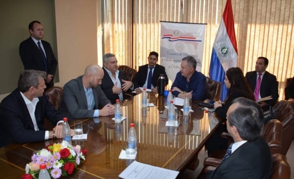 HOY / Empresarios e investigadores muestran interés en producir cannabis medicinal en Paraguay