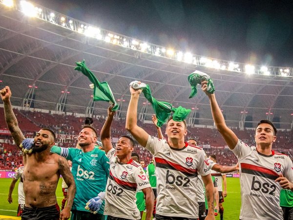 Flamengo empata y vuelve a semifinales de la Libertadores tras 35 años