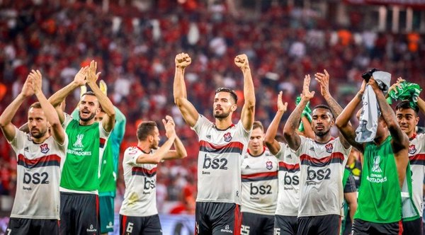 Piris Da Motta y Flamengo a 'semis' de la Copa