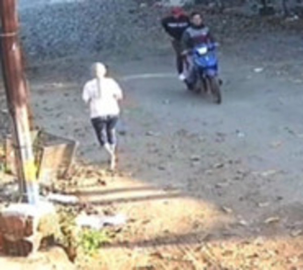 Volvía de la escuela de su hijo y la asaltaron a la mañana - Paraguay.com