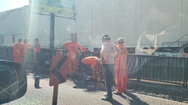 Un obrero trabajando, ocho mirando - Crónicas Ciudadanas - ABC Color