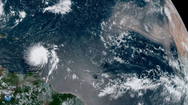 Florida se prepara para Dorian, un huracán “extremadamente peligroso”