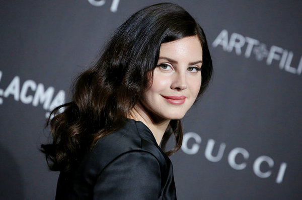 Lana del Rey estrenó el videoclip de su single “Doin’ Time”