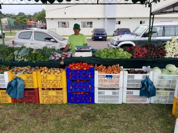 Realizan “Feria Granjera” en Costanera de Asunción