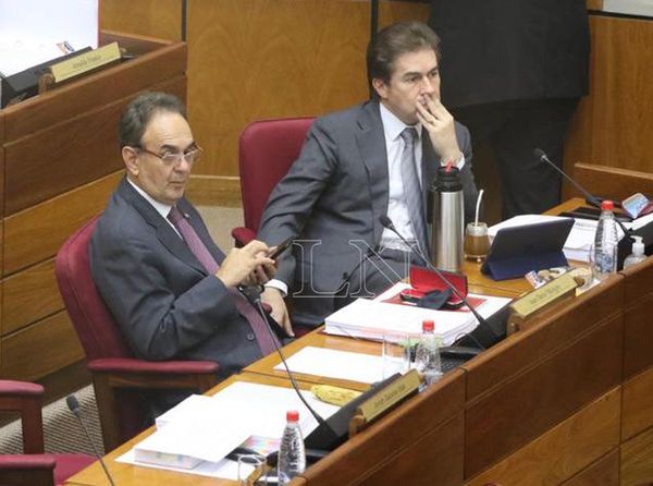 Castiglioni aclara que no exigió ocupar el despacho de Riera