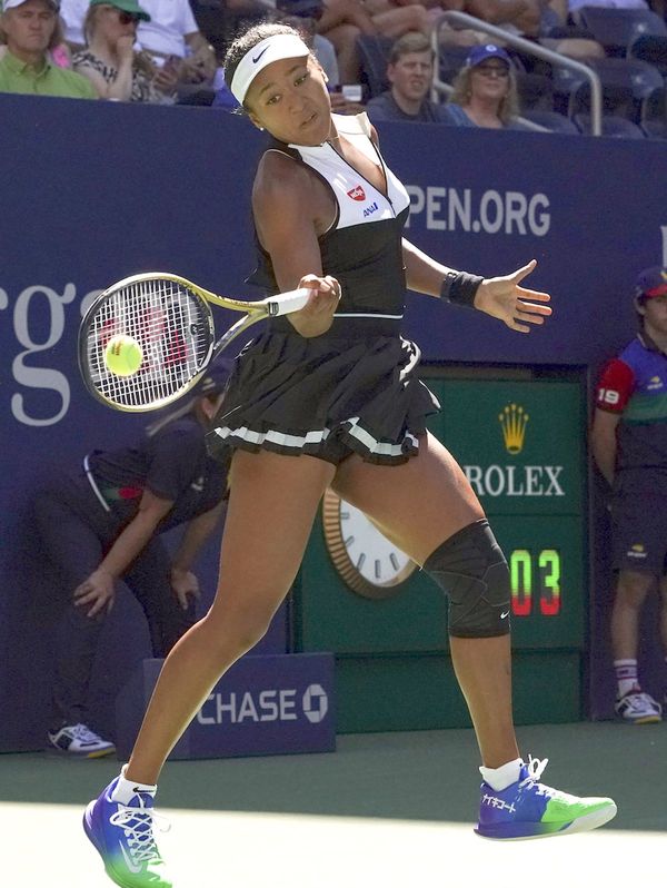 Osaka avanza y Halep eliminada