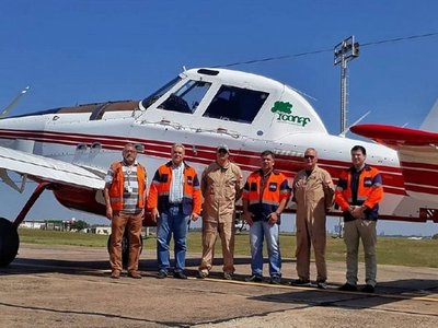 Hidroavión    chileno ya combatió   ayer los incendios forestales  en el Chaco