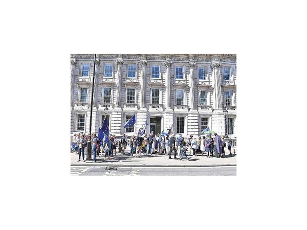 Oposición británica espera evitar un brexit sin acuerdo