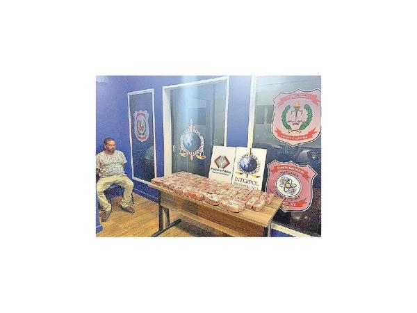 Uruguayo cae con 30 kilos de cocaína