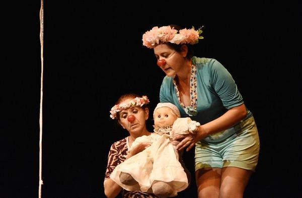 Una obra entre madres, niños y clowns - Weekend - ABC Color