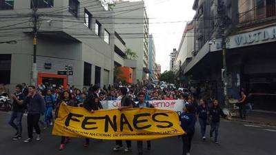 Estudiantes y docentes marchan hoy en la capital - ADN Paraguayo