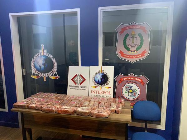 Agentes de Interpol detienen a uruguayo que transportaba 30 kilos de cocaína en un auto