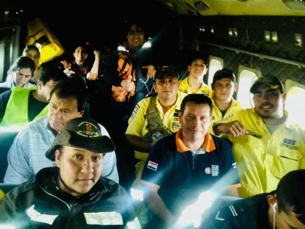 De sol a sol, los bomberos luchan por salvar el Chaco