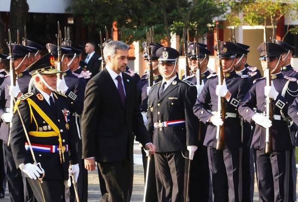 Jefe de Estado encabezó acto por el Día del Agente de Policía | .::Agencia IP::.