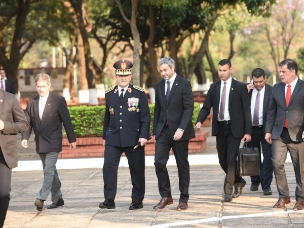Comandante insta a policías a resistir contra "tentaciones mezquinas"
