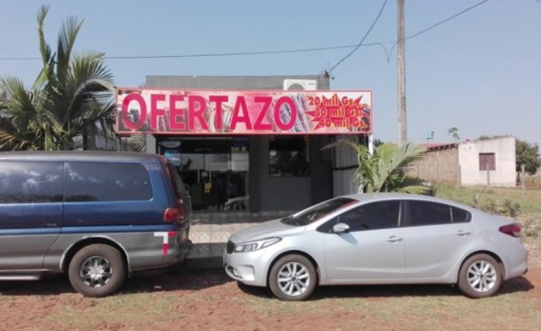 Brutal intento de asalto a tienda de ropas en Minga