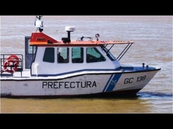 RESCATAN A PESCADORES ENCARNACENOS QUE SE ESTABAN POR AHOGAR EN EL RÍO PARANÁ