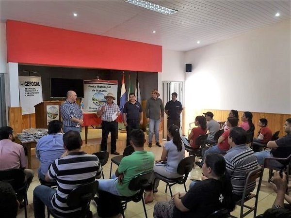 SINAFOCAL BRINDA CURSO DE PRODUCCIÓN AVÍCOLA EN NATALIO