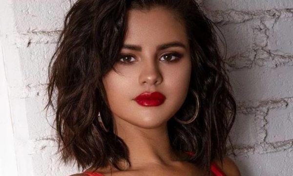 Selena Gomez compartió fotos desde el estudio de grabación