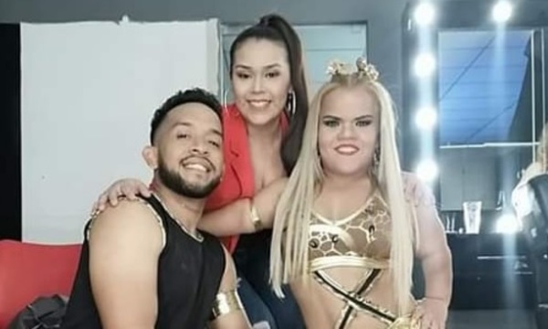 Yasuri molesta con su bailarín por llegada tardía