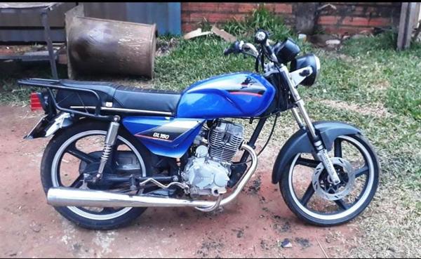 Robaron dos motos del predio de la Municipalidad de Luque •