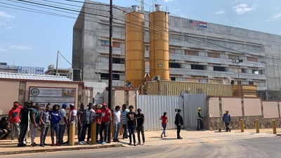 Dominicanos denuncian despidos de constructora que trabaja en embajada de EEUU » Ñanduti