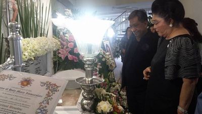 La alargada sombra de Imelda Marcos y sus sueños de poder alcanzan la Mostra  - Gente - ABC Color