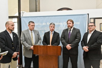 Exportadores fluviales solicitan medidas para asegurar navegabilidad en puntos críticos del Paraná | .::Agencia IP::.