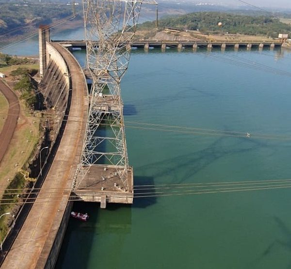 Dirección Técnica de Itaipu realizó la inspección de sus líneas de transmisión de 500 kV