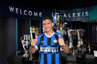 Alexis Sánchez ya se puso la camiseta del Inter
