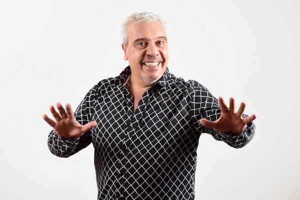 “Súper Cátedra del Macho, Lorito Óga Edition” en el Teatro Guaraní