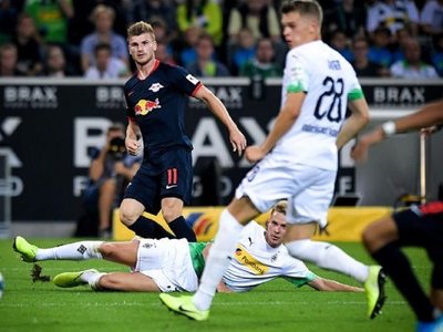Un triplete de Werner alza al Leipzig a lo más alto de la tabla