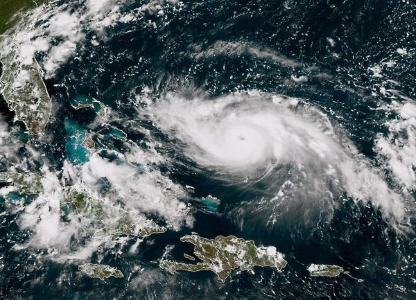 Dorian se convierte en “peligroso” huracán categoría 3 rumbo a Florida - Mundo - ABC Color