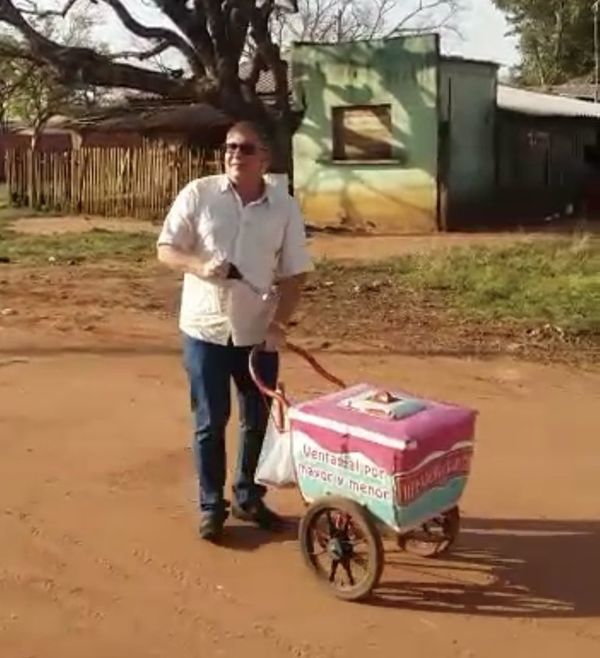Intendente de Zanja Pytã “vende” helados y muestra fajos de billetes - Nacionales - ABC Color