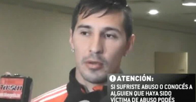 “Defendió a un tipo que se metía con travestis”
